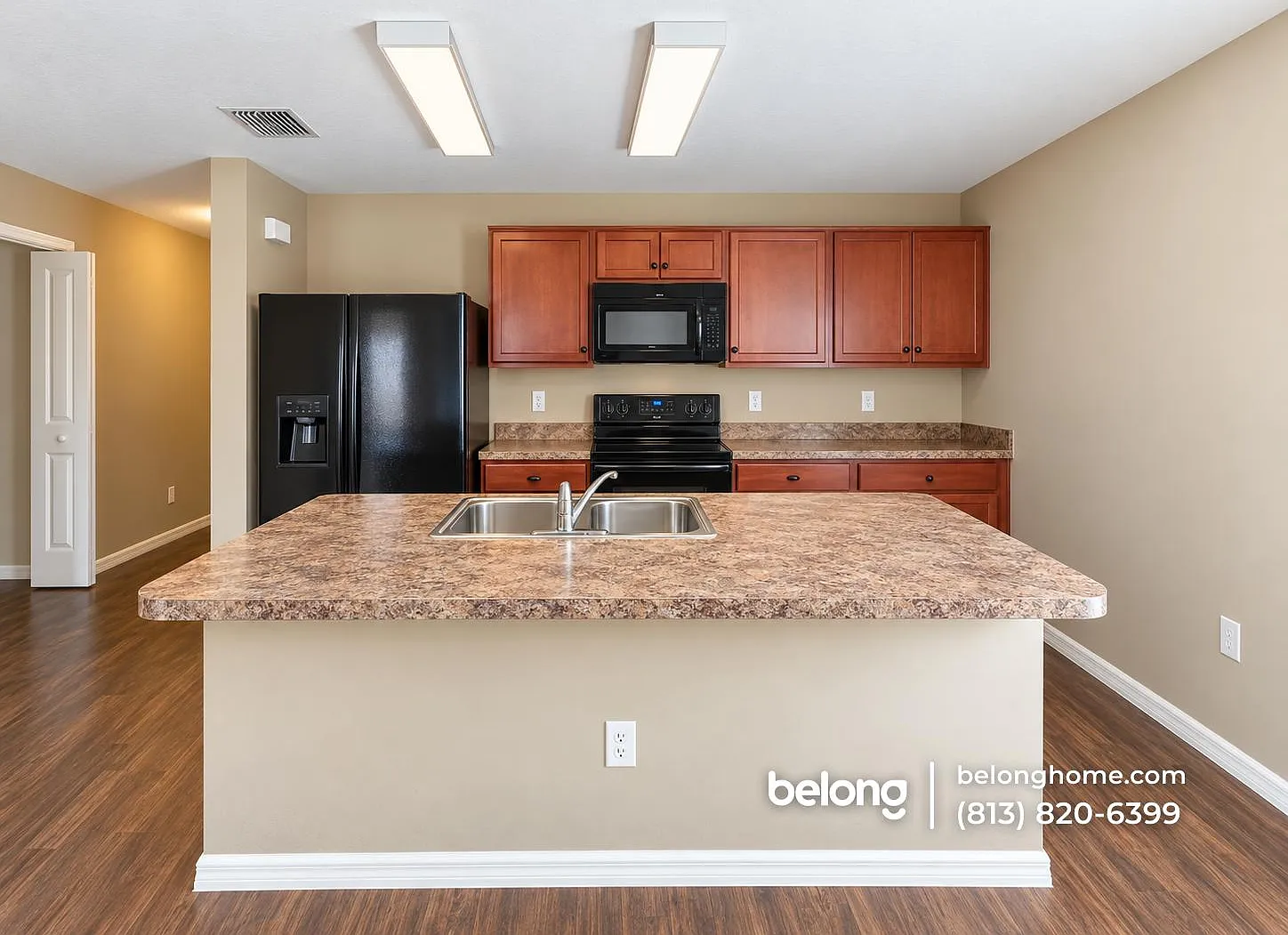 3 bed, 2.0 bath, 1686 sqft, $1,945 — Photo 2
