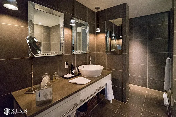 Rented by Kian Realty | media 15