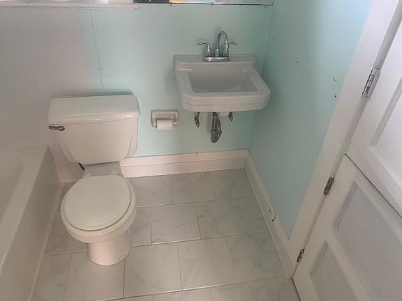 4th image of 2796 Herschel St