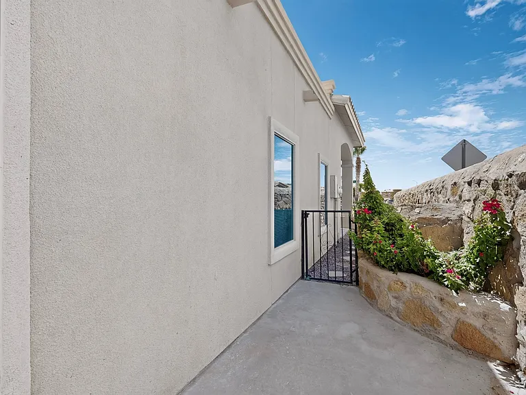 11583 Saint Martin Way — Photo 42