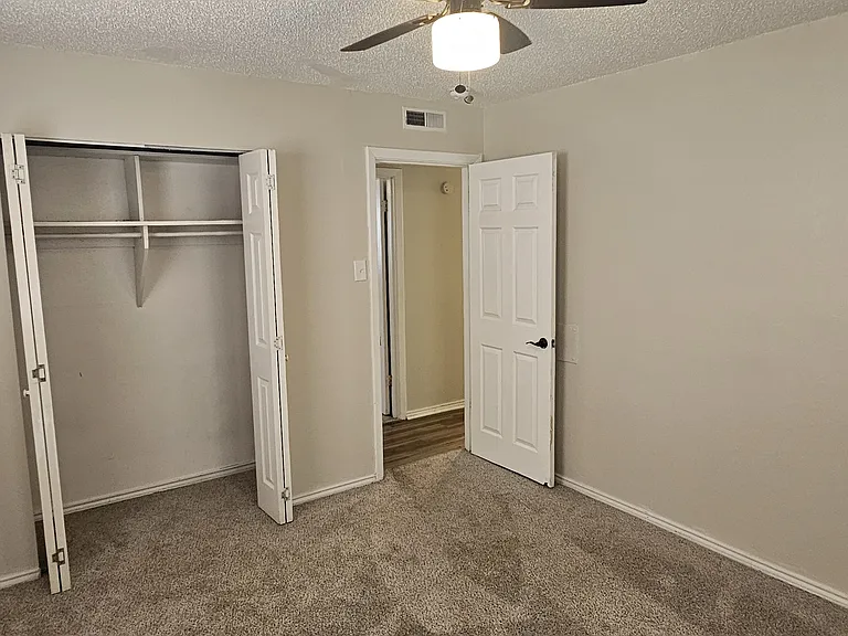 1006 S Plains Park Dr — Photo 10