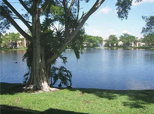 731 Cypress Ln #D — Photo 13