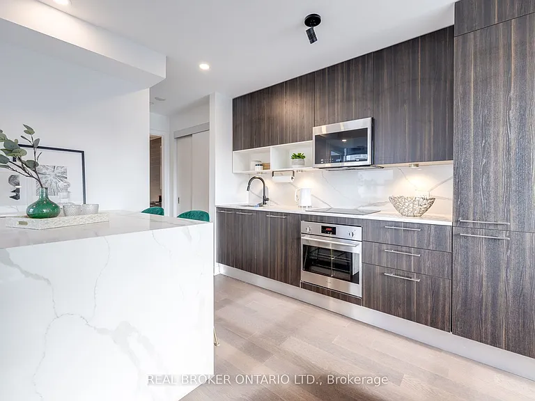 501 Adelaide St W #1308 — Photo 8