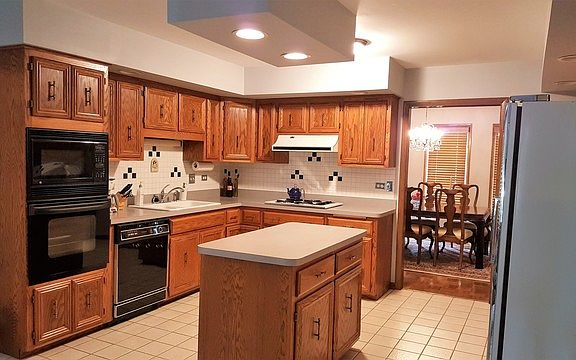 2nd image of 13620 Mohawk Ln