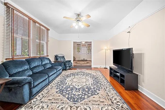 2608 Magazine St — Photo 7