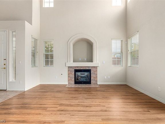 5th image of 9109 Kinross Ave