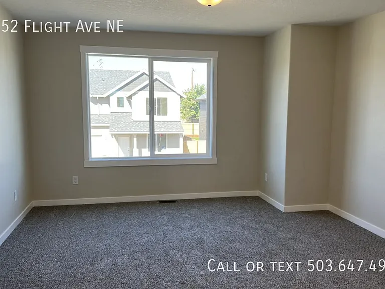 4852 Flight Ave NE — Photo 5