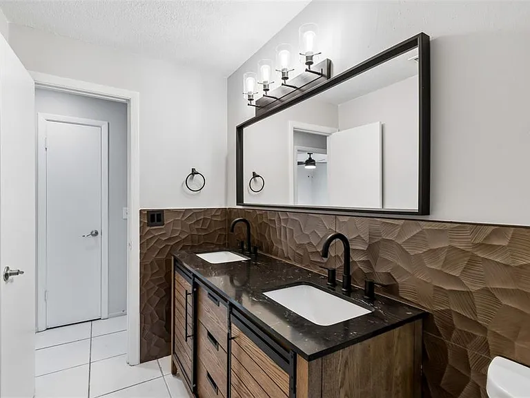 400 E Silver Star Rd — Photo 41