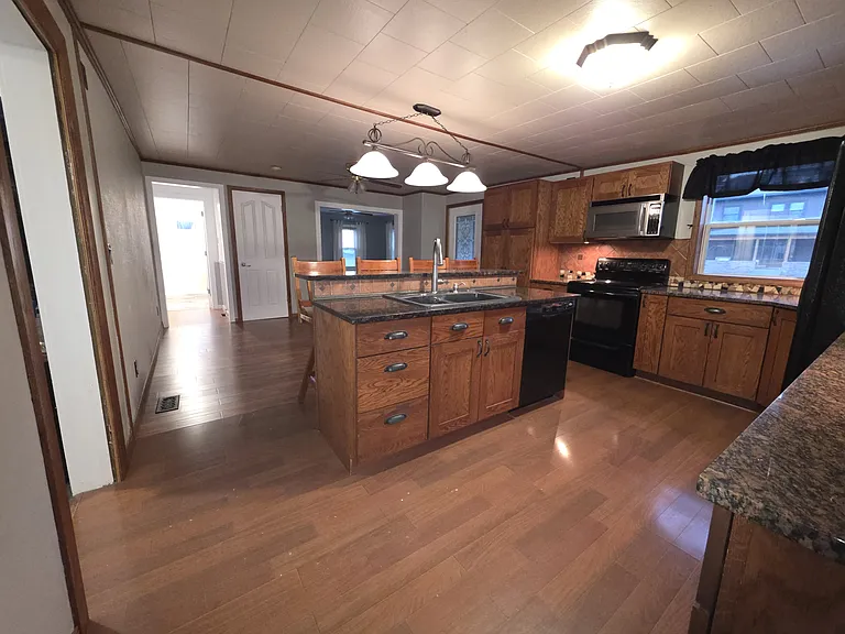 410 W Main St — Photo 14