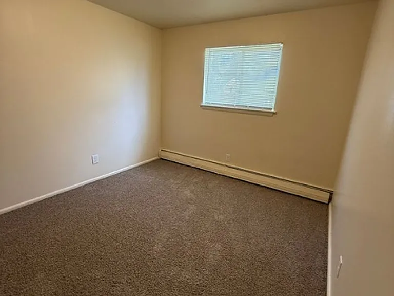 5414 58th Ave — Photo 10