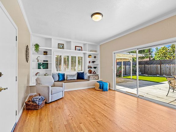 4th image of 927 Jack London Drive