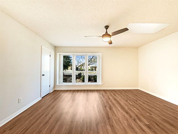 4th image of 2201 Shady Meadow Ct