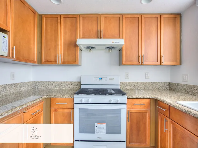 580 W Main St #302 — Photo 18
