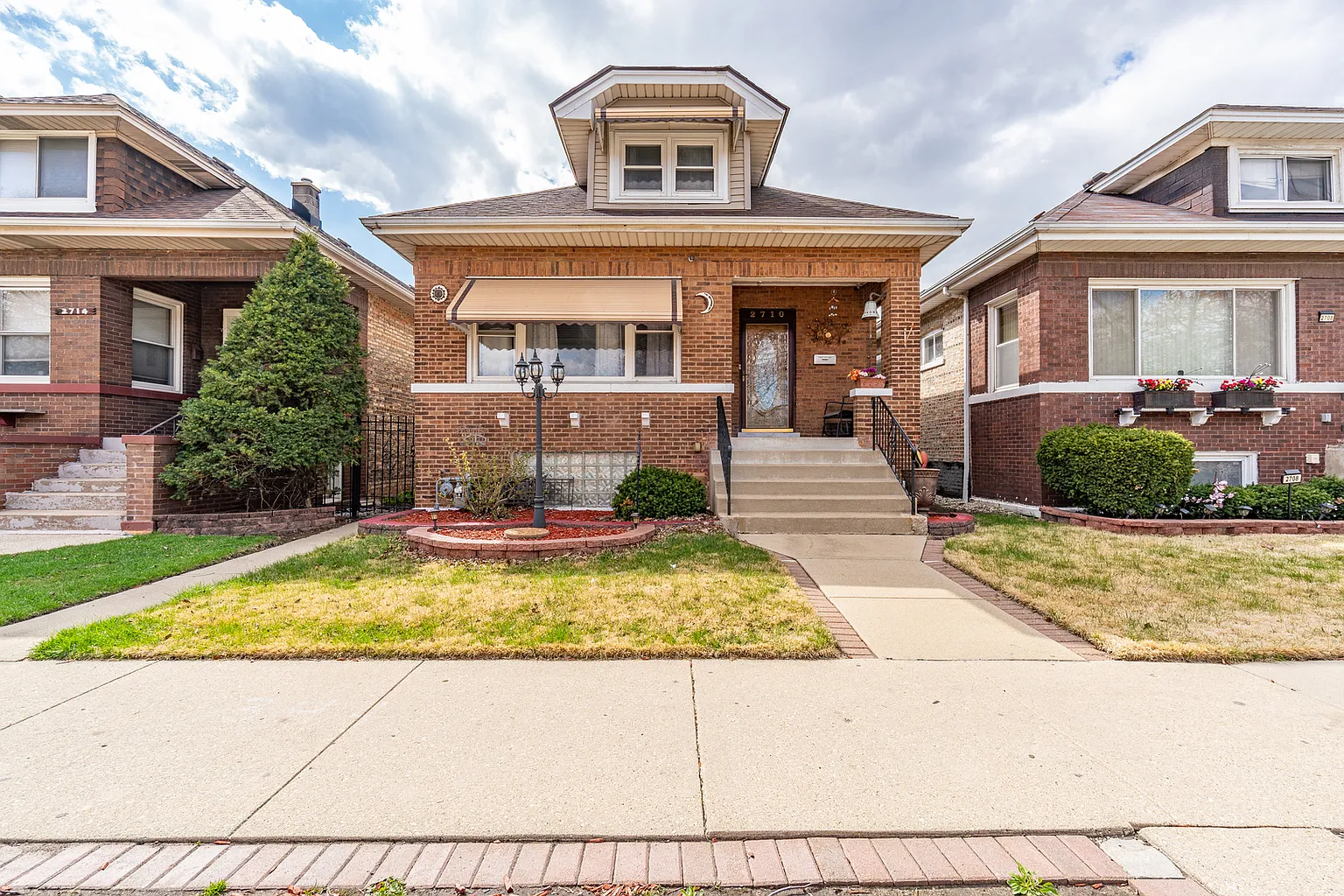 2710 Oak Park Ave photo 1