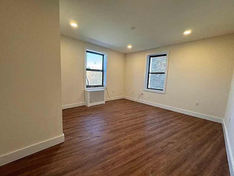 11420 Queens Blvd #3 — Photo 9