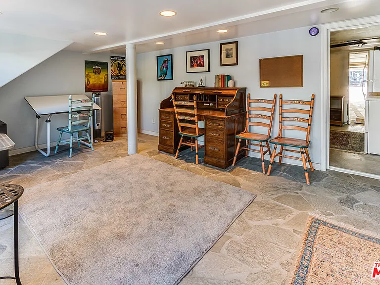 145 Hart Ave — Photo 36