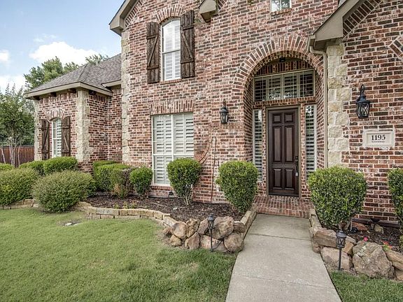 3rd image of 1195 Greenway Dr