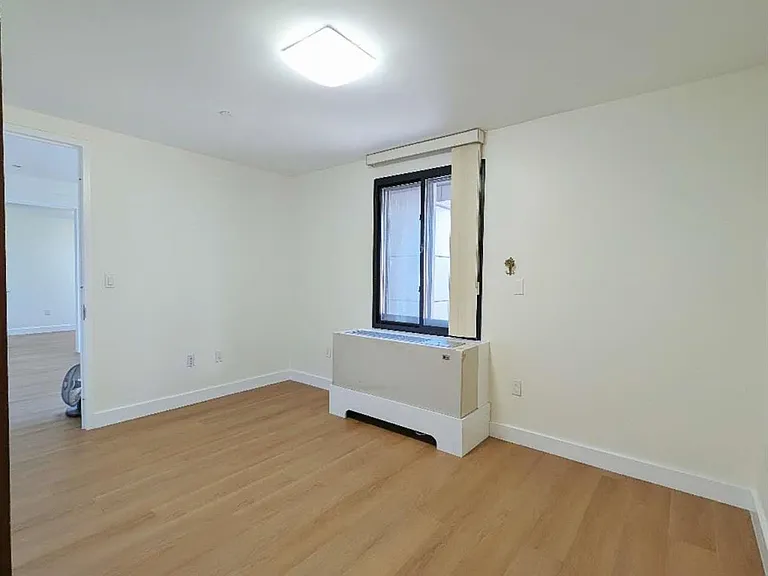 13619 Franklin Ave #4C — Photo 5