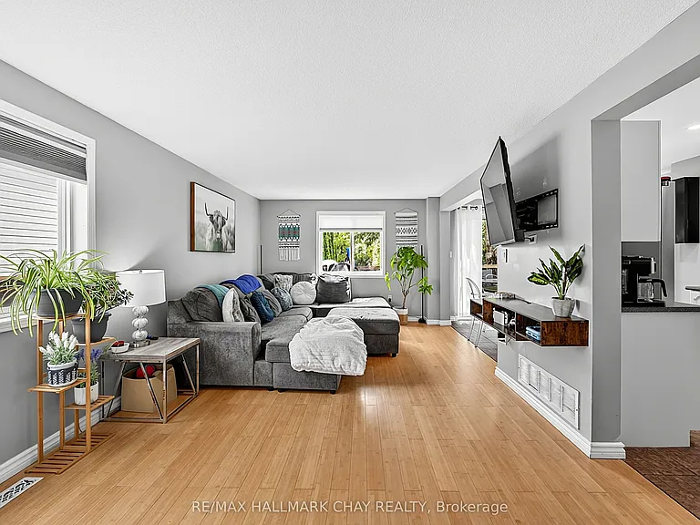 109 Wessenger Dr — Photo 6