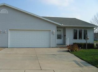 427 Melody Ln, Valders, WI 54245