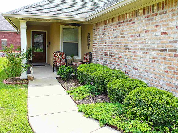 2nd image of 107 Orleans Pl
