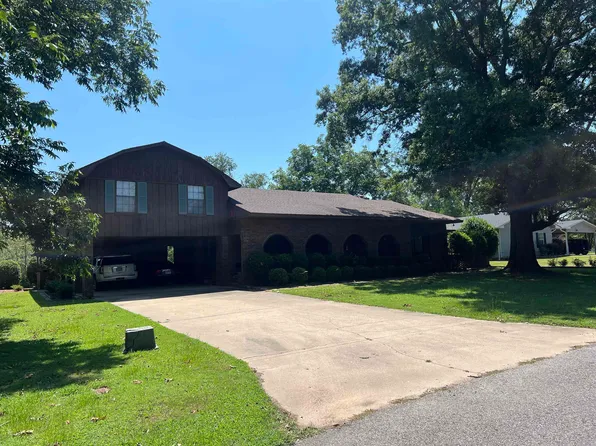 3111 Holiday Dr, White Hall, AR 71602