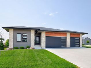 2200 NE 10th Ct, Grimes, IA 50111