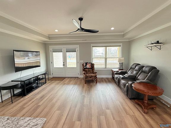 3rd image of 2260 Cullman Rd