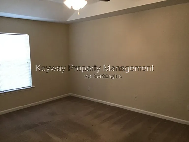 306 Brock Ln — Photo 7
