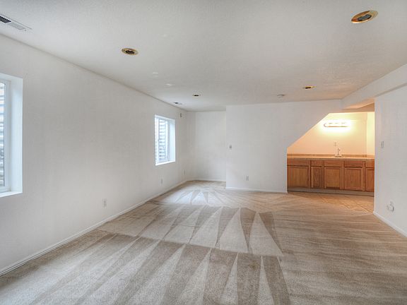 4th image of 2024 Hibbard Ln