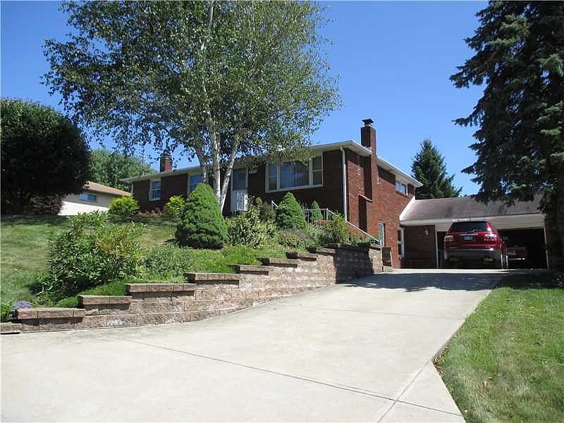 1st image of 241 Woodlawn Dr