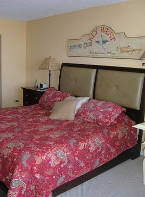 3rd image of 134 Lakeshore Dr APT 1015