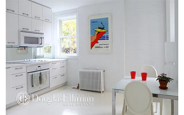 Rented by Douglas Elliman | media 27