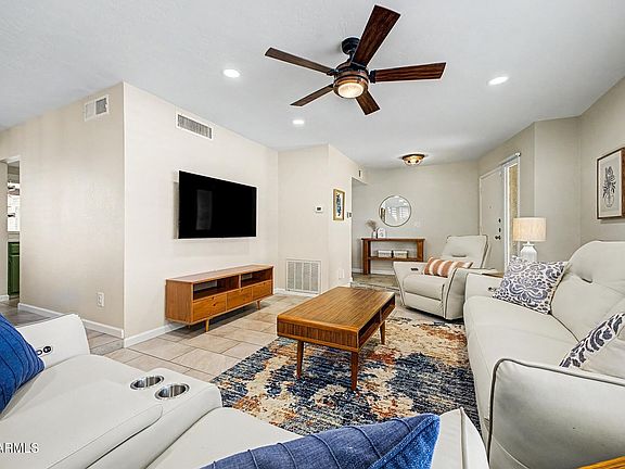 3rd image of 1822 E TULANE Drive