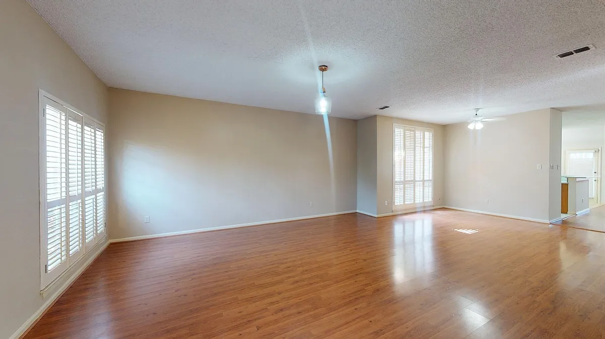Building Photo - 4012 Sendero Trl