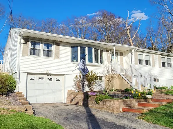 19 Ventura Drive, Montville, CT 06370