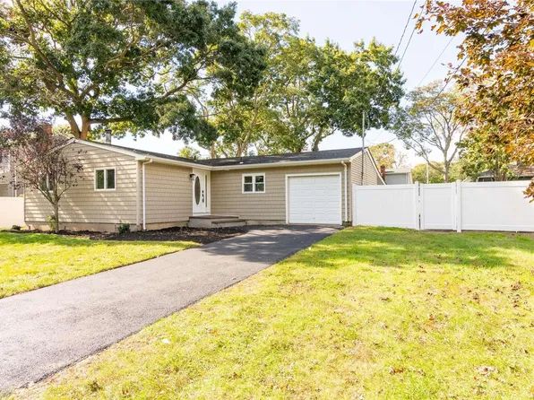 110 Cranford Boulevard, Mastic, NY 11950