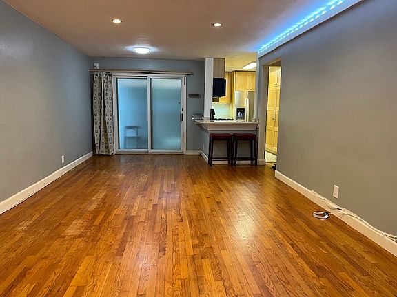 4th image of 525 Grand Ave #A