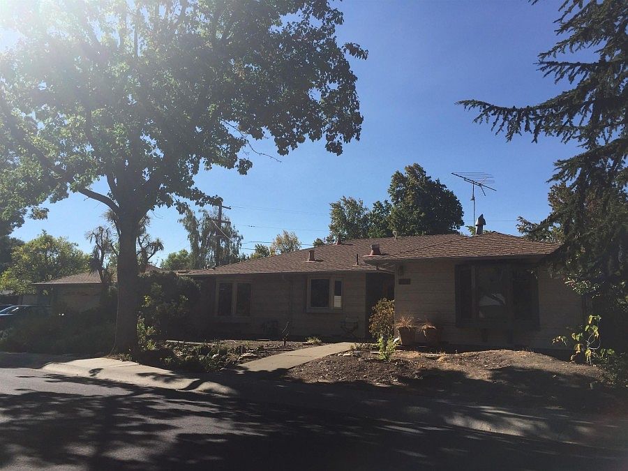 1st image of 300 Linfield Dr
