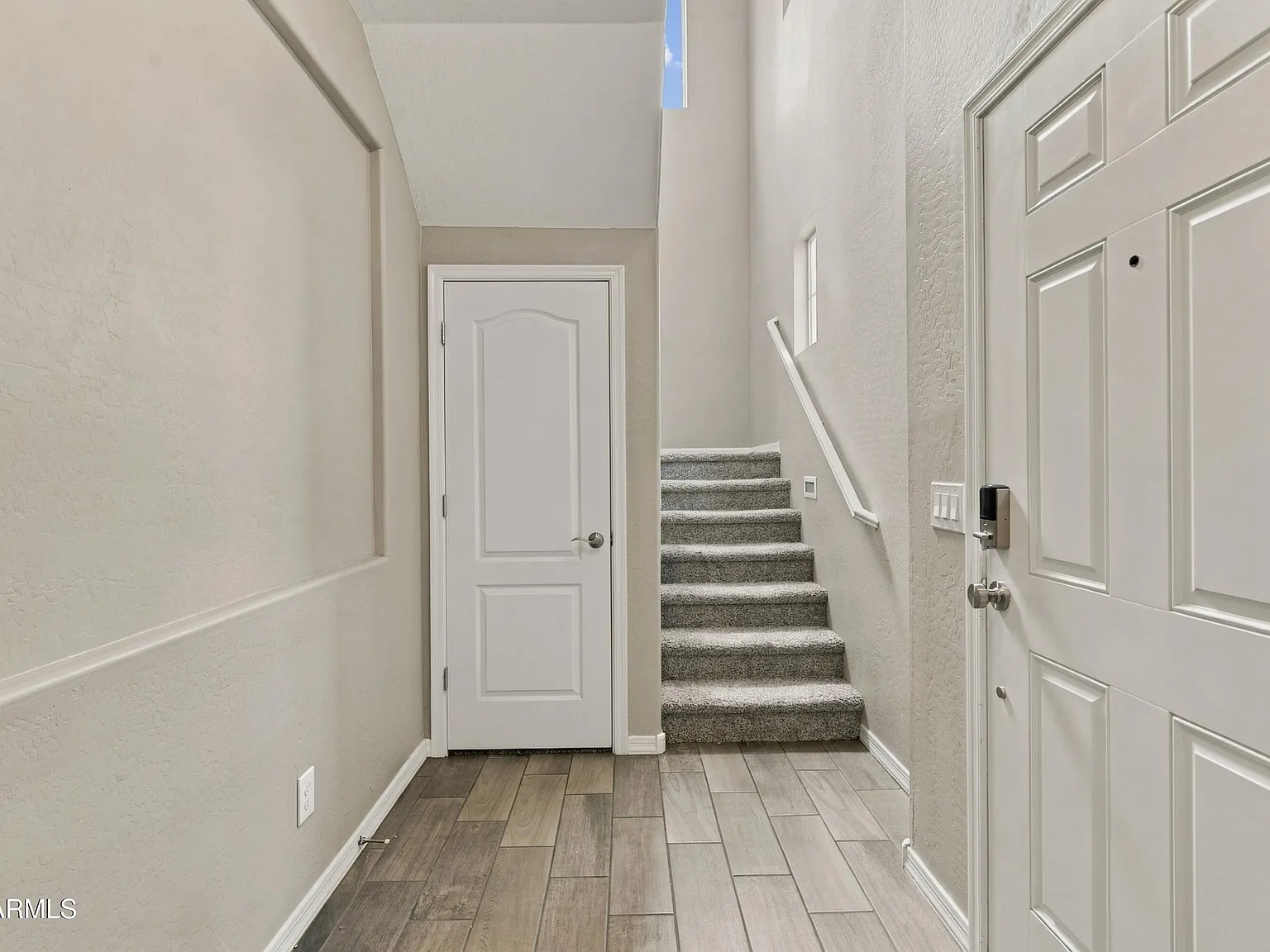 3 bed, 1926 sqft, $2,600 — Photo 3