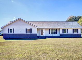 15 Spruce Ct, Stockbridge, GA 30281