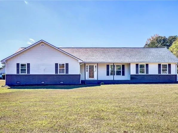 15 Spruce Ct, Stockbridge, GA 30281