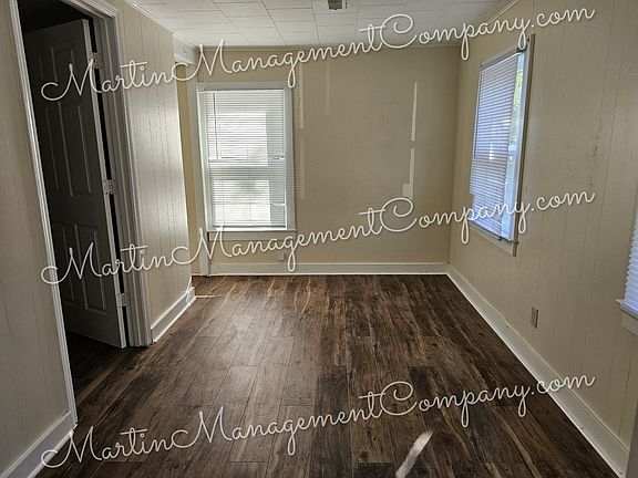 4th image of 1415 E 3rd St