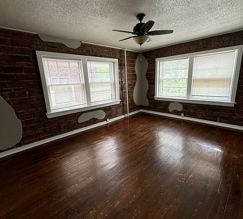 3rd image of 823 E 42nd St #2E