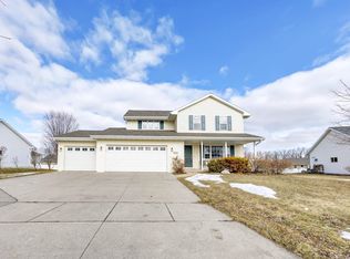 2080 W Higgins Hl, De Pere, WI