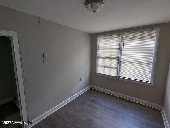 2nd image of 1927 W 26TH Street