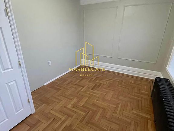 3rd image of 245-244 Roseville Ave #5011