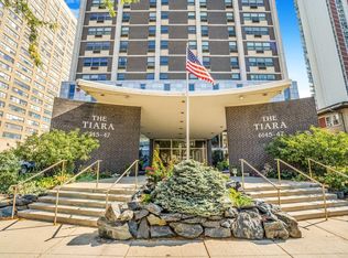 6145 N Sheridan Rd #27A, Chicago, IL 60660