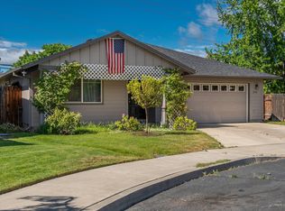 2420 NW Antler Ct, Redmond, OR 97756