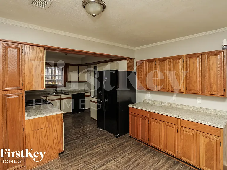 417 Lakeside Dr — Photo 4